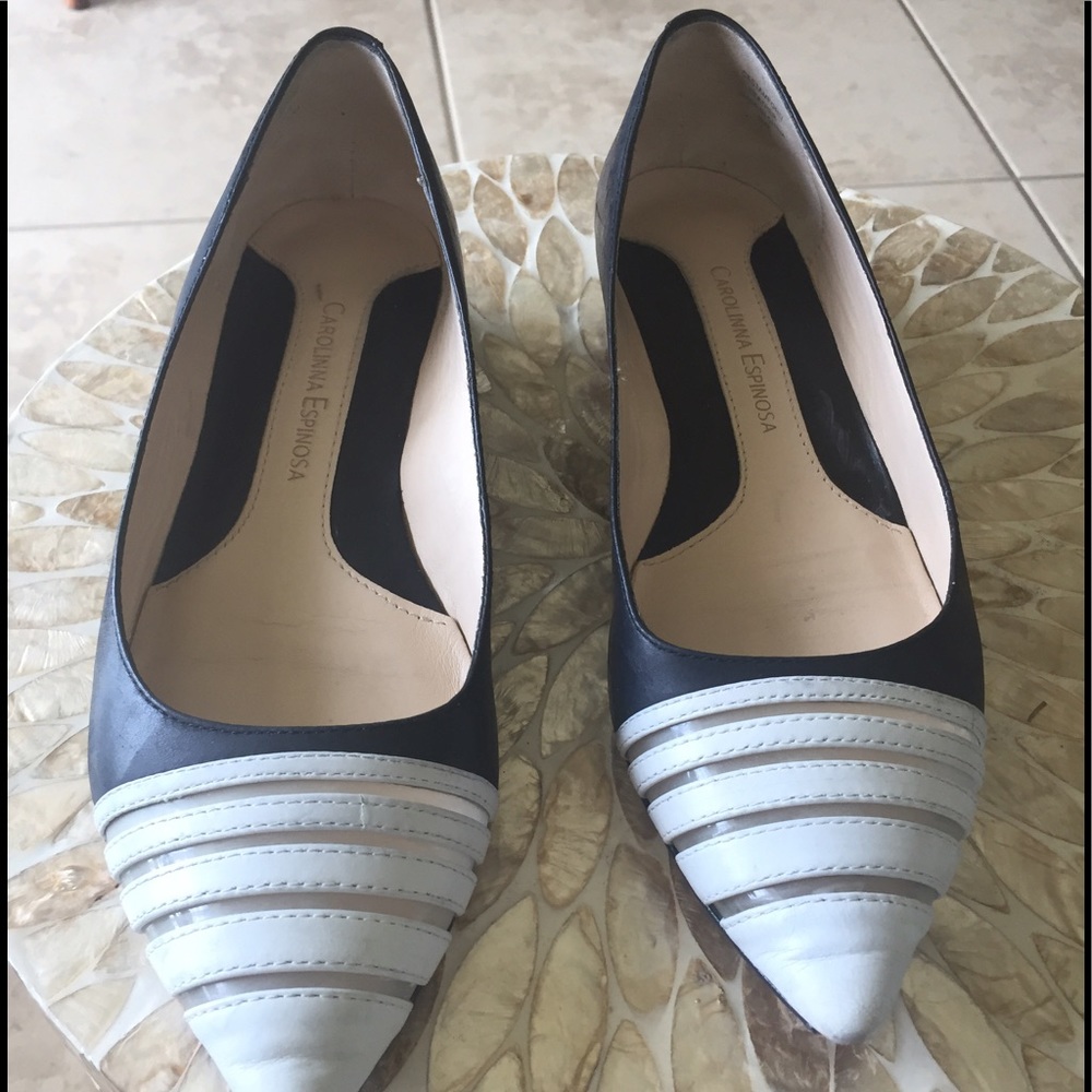 CAROLINA ESPINOZA BLACK & WHITE FLAT SHOES.